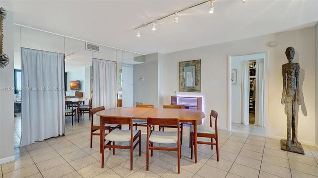 12H - 1500 S Ocean Dr, Condo with 2 bedrooms, 2 bathrooms and null parking in Hollywood FL | Image 8