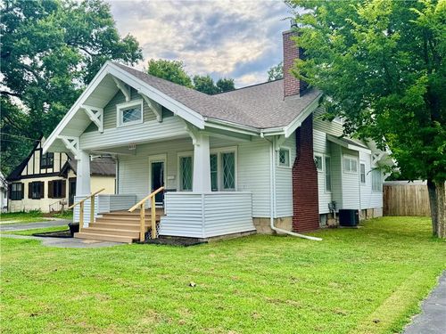 805 S 2nd St, Clinton, MO, 64735-2807 | Card Image