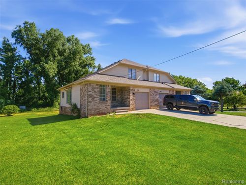 8365 22 Mile Rd, Shelby Township, MI, 48317-2507 | Card Image