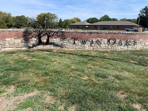 000 Twin Oak Pkwy, Peculiar, MO, 64078 | Card Image