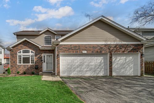 441 N Crooked Lake Ln, Lindenhurst, IL, 60046-6434 | Card Image