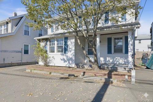 80-84 2nd St, Mineola, NY, 11501-3041 | Card Image