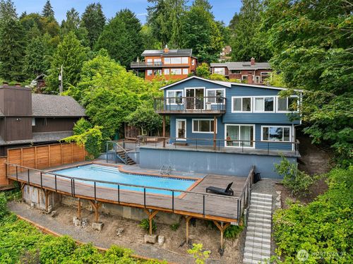 13722 42nd Ave Ne, Seattle, WA, 98125-3888 | Card Image