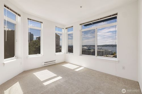 617-2414 1st Ave, Seattle, WA, 98121-1328 | Card Image