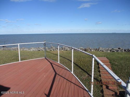 12403 Lagoon Dr, Curtice, OH, 43412-9471 | Card Image