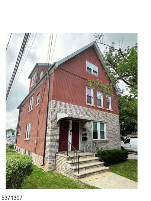 2001 Bedle Pl, Linden, NJ, 07036-1644 | Card Image