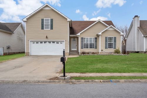 3714 Nadia Dr, Clarksville, TN, 37040-2580 | Card Image