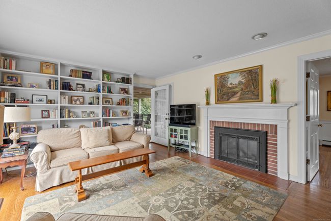 Family room gas fireplace | Image 19