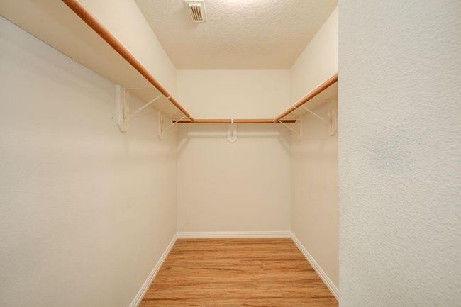 2917 Veva Dr, House other with 4 bedrooms, 3 bathrooms and 2 parking in Pearland TX | Image 40