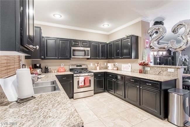 5023 Tunnel Falls Dr, House other with 3 bedrooms, 3 bathrooms and null parking in Las Vegas NV | Image 9