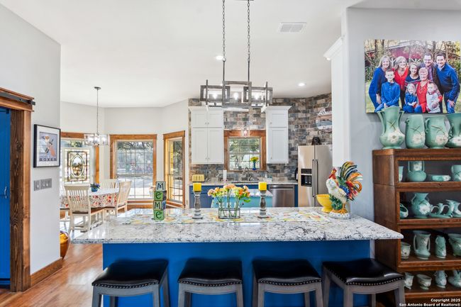 381 Camino Primero, House other with 3 bedrooms, 2 bathrooms and null parking in Leakey TX | Image 11