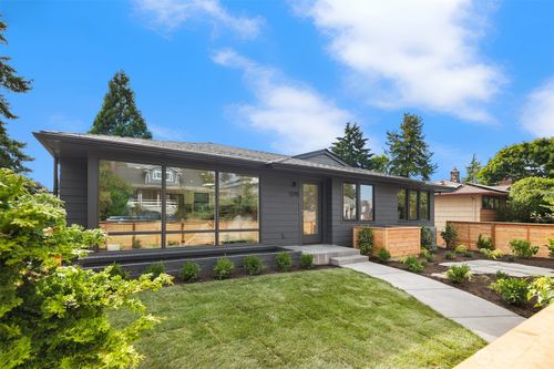 12715 Dayton Ave N, Seattle, WA, 98133-7914 | Card Image