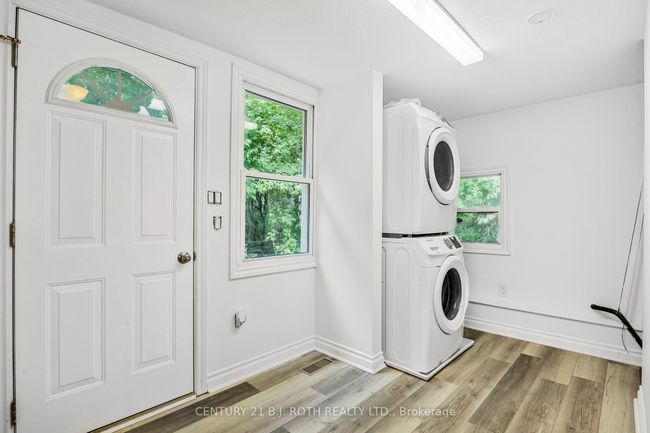 118 Wellington St W, House other with 2 bedrooms, 2 bathrooms and 8 parking in Barrie ON | Image 18