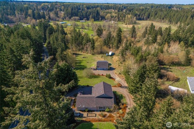 21010 Hobson Rd Se, House other with 3 bedrooms, 3 bathrooms and 7 parking in Yelm WA | Image 35