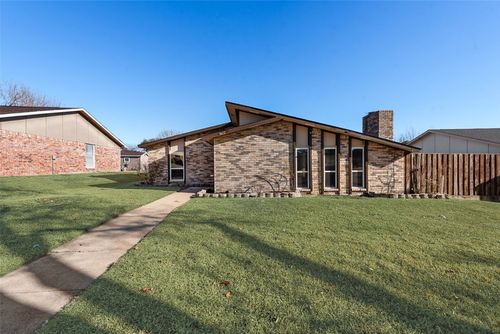 3422 Knoll Point Dr, Garland, TX, 75043-6225 | Card Image