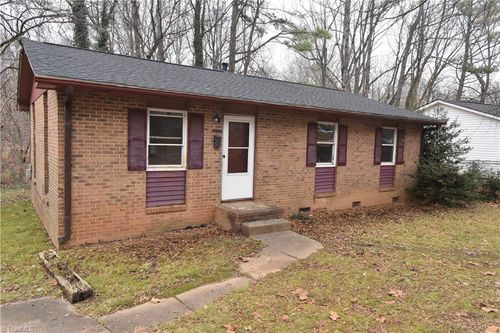 655 Amanda Pl, Winston Salem, NC, 27101-1932 | Card Image