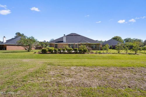 3126 Shadow Wood Dr, Ocean Springs, MS, 39564-5929 | Card Image