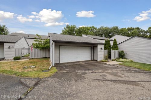 howell-mi-48843-7428-usa-2830 Breckenridge Drive, Genoa Township, MI, 48114 | Card Image