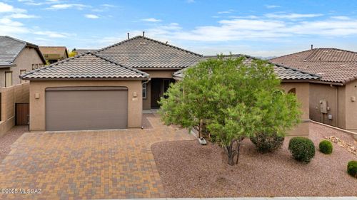 733 W Champions Run Way, Oro Valley, AZ, 85755 | Card Image