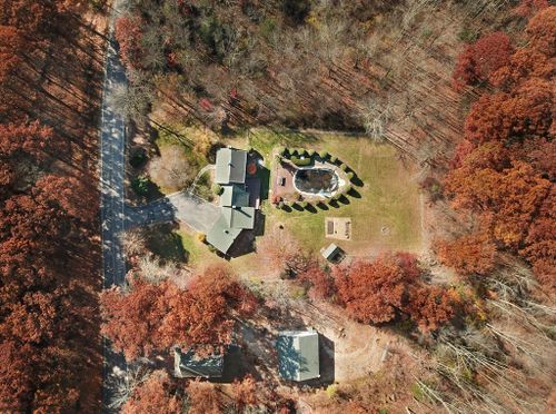 926 Old Turnpike Rd, Oakham, MA, 01068-9816 | Card Image