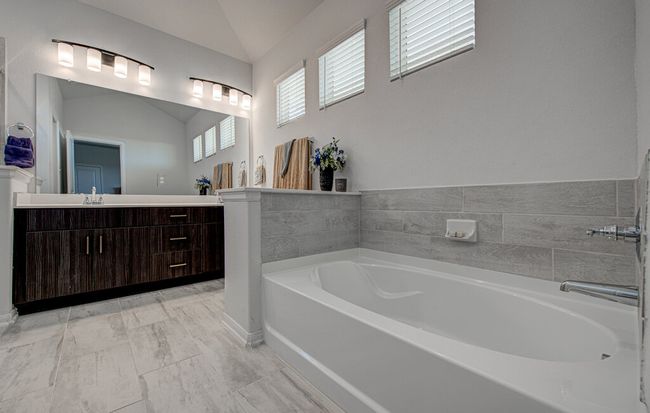 331 Oleander Loop, House other with 4 bedrooms, 3 bathrooms and 4 parking in Buda TX | Image 20