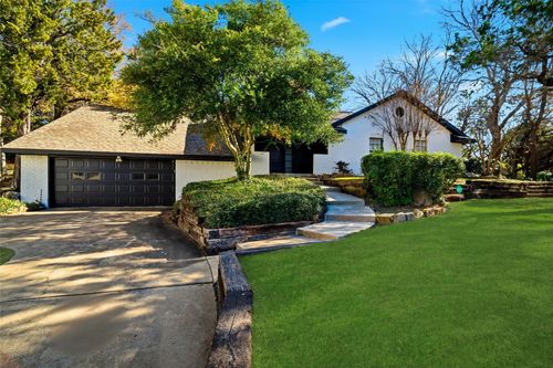 716 Oakhill Ln, Cedar Hill, TX, 75104-1510 | Card Image