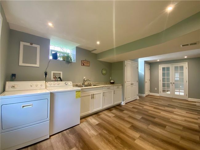 209 Larue Dr, House other with 3 bedrooms, 2 bathrooms and 2 parking in Coraopolis PA | Image 22