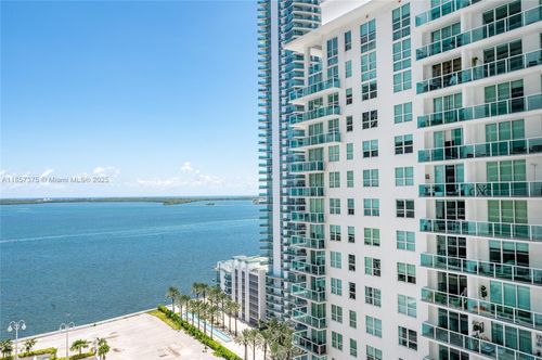 apt-2015-1200 Brickell Bay Dr, Miami, FL, 33131-3261 | Card Image