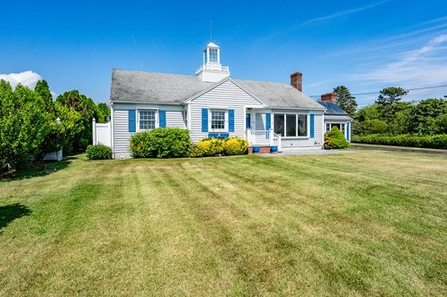 33 Hedge Row, West Yarmouth, MA, 02673-5812 | Card Image