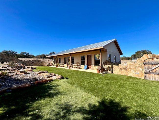 163 Northridge Dr W, House other with 2 bedrooms, 3 bathrooms and null parking in Mountain Home TX | Image 14