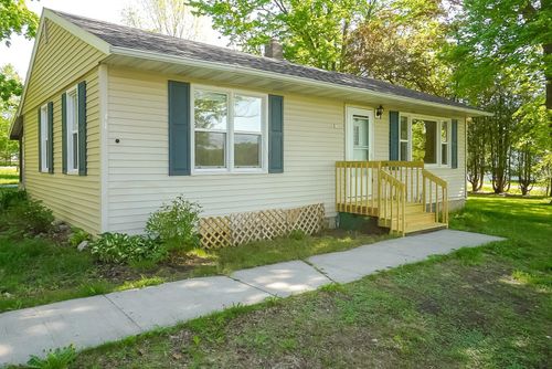 1500 Bridge St, Cornell, WI, 54732-8233 | Card Image