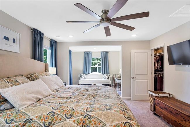 Main bedroom has adjacent sitting room | Image 24