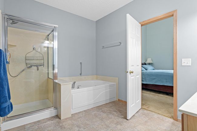 large master bathroom | Image 12