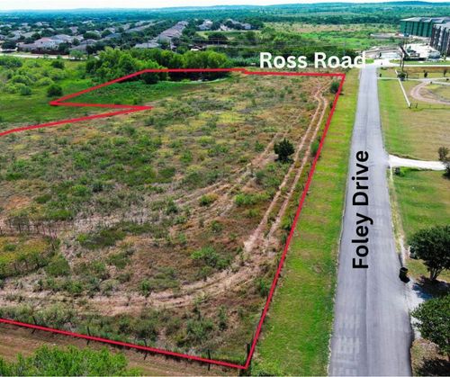 5914 Ross Rd, Del Valle, TX, 78617 | Card Image