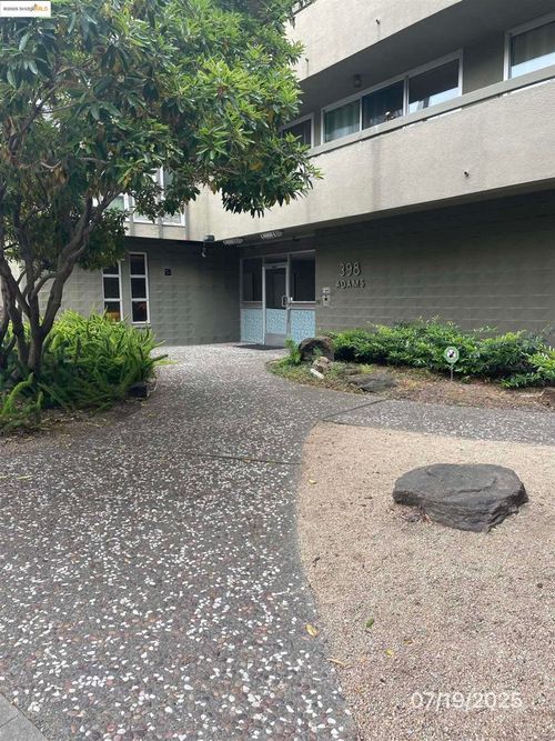 apt-204-398 Adams St, Oakland, CA, 94610-3122 | Card Image
