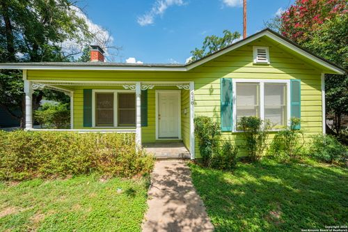 618 Lois St, Kerrville, TX, 78028-5061 | Card Image