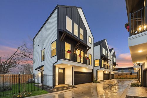 a-719 Thornton Rd, Houston, TX, 77018-2109 | Card Image