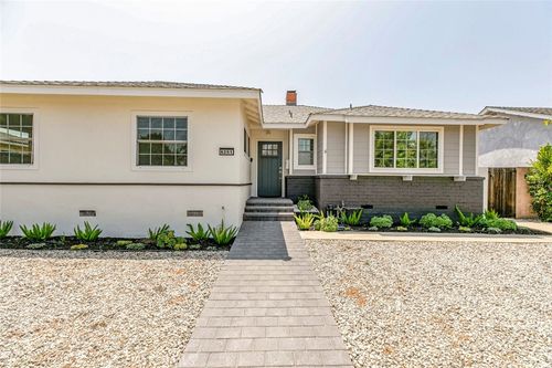 6261 Tampa Ave, Tarzana, CA, 91335-6644 | Card Image