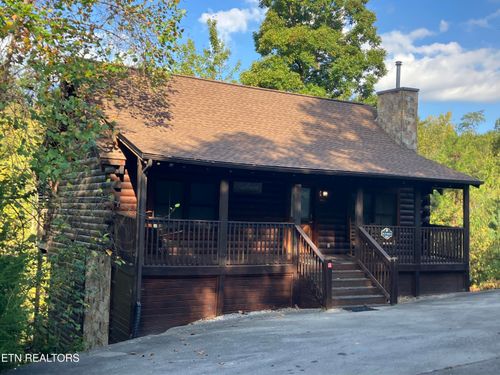 719 Golden Eagle Way, Pigeon Forge, TN, 37863 | Card Image