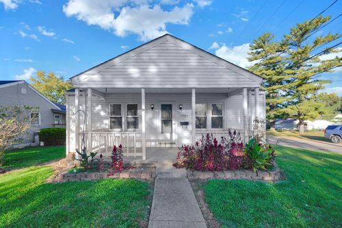 1303 S Pickaway St, Circleville, OH, 43113-2130 | Card Image