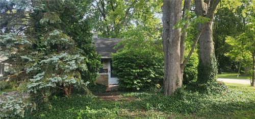 266 Race St, Berea, OH, 44017-2350 | Card Image
