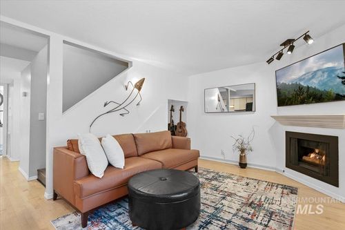 apt-96-3651 S Gekeler Ln, Boise, ID, 83706-6457 | Card Image