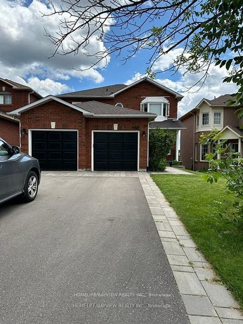 lower-798 Hilton Blvd, Newmarket, ON, L3X2H6 | Card Image