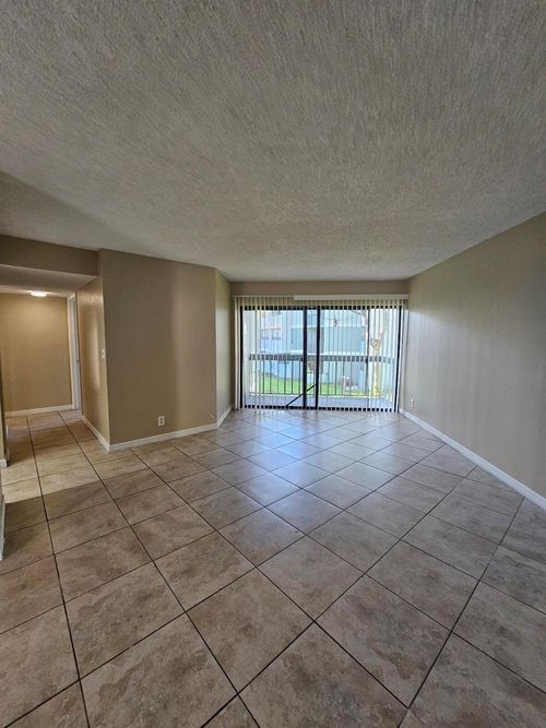 apt-209-2000 N Congress Ave, West Palm Beach, FL, 33401-1698 | Card Image