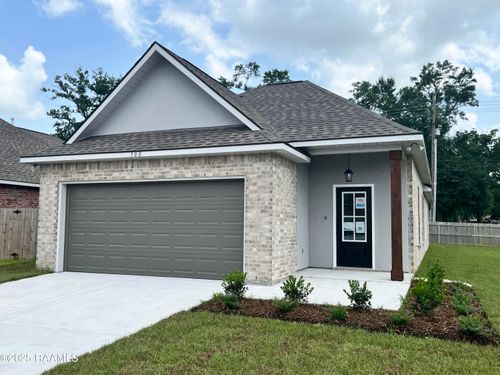 300 Ethereal St, Youngsville, LA, 70592-6935 | Card Image
