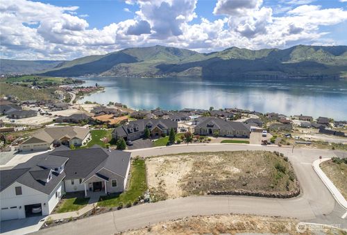 104 Lake Ridge Dr, Chelan, WA, 98816-5902 | Card Image