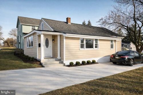 1904 Leinbaugh Ave, LEBANON, PA, 17042-8358 | Card Image