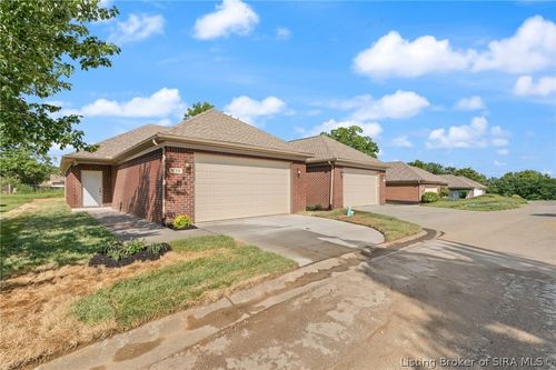 1236 Elizabeth Ln, Jeffersonville, IN, 47130-6449 | Card Image