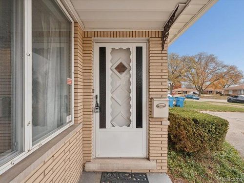 26723 Menge Ct, Warren, MI, 48091-4052 | Card Image