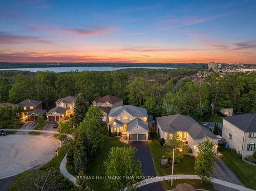 21 Tascona Crt, Barrie, ON, L4M0C5 | Card Image